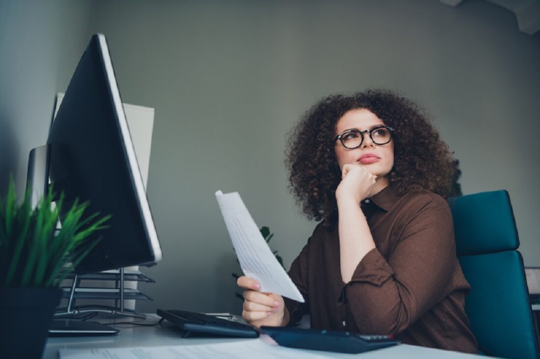 Photo,Of,Thoughtful,Successful,Confident,Lady,Accountant,Dressed,Brown,Shirt