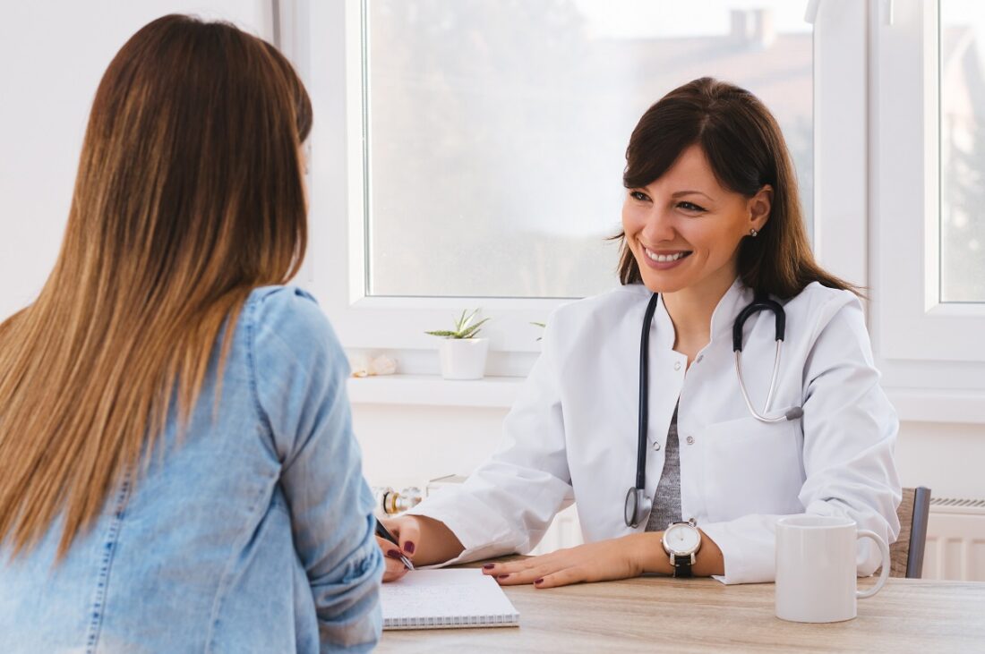 Patient,Having,Consultation,With,Female,Doctor,In,Office